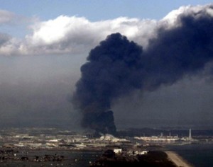 Fukushima Usina nuclear de Fukushima está queimando e preocupação é com reator