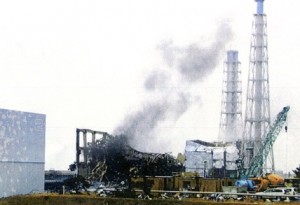 Fukushima Fumaça saindo da piscina de combustível leva temor de aumento da radiação em Fukushima