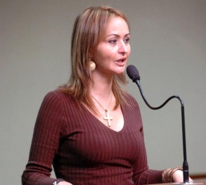 Jaqueline Jaqueline Roriz depois da divulgação de imagem pede para sair de Comissão