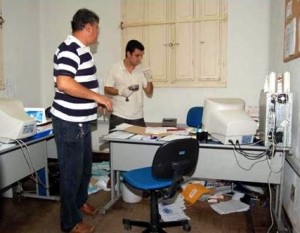 Peritos estiveram no local para levantar os danos e a possível autoria - Foto: Dois Estados