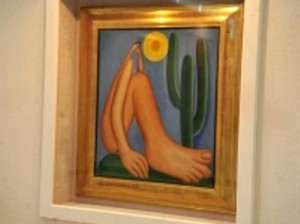 Mulheres 01 A grande estrela da exposição é o quadro Abaporu, obra de Tarsila do Amaral, símbolo do Movimento Antropofágico, característica maior do Modernismo brasileiro
