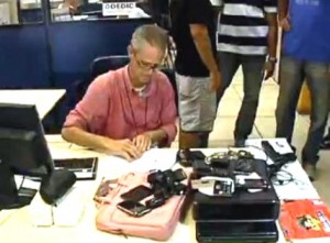 Quadrilha03 Material apreendido e membros da quadrilha foram levados para a 16ª DP