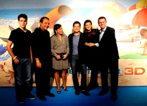 Rio O prefeito Eduardo Paes, acompanhado do governador Sérgio Cabral e das primeiras-damas do Município, Cristine Paes, e do Estado, Adriana Ancelmo, juntos com o idealizador e diretor do filme "RIO" Carlos Saldanha