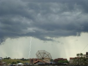 Tempestade Alerta para a região por causa de um ciclone tropical