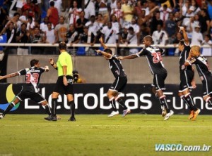 Vasco vence o Botafogo e lidera o seu grupo no Carioca