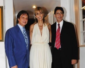Ana Paula Roberto Carlos junto à Ana Paula e Paulinho Coelho no dia do casamento da filha
