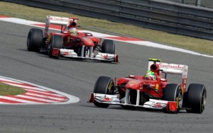 Massa novamente na frente Mais uma vez Massa sobe aproveitar a largada e chegar na frente de Alonso