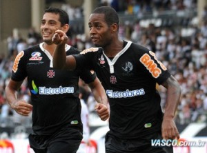 Dedé Dedé abriu o marcador na vitória do Vasco