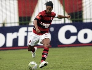 Flamengo Ronaldinho perdeu o pênalti no último minuto