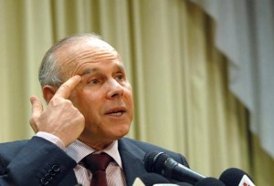 Para Mantega ricos exportam inflação 