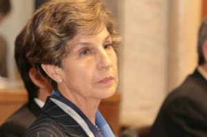 Isabel filha do ex-presidente Allende, hoje senadora no Chile, fez o pedido