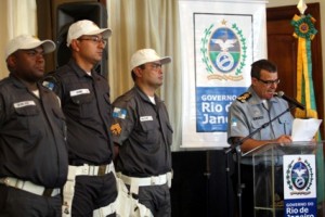 Policiais de Realengo02 O Comandante geral da PM Mário Sérgio, na Solenidade de promoção por bravura dos policiais militares que atuaram na ocorrência policial da Escola Municipal Tasso da Silveira. Fotógrafo: Marino Azevedo