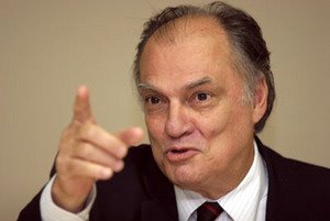 Roberto Freire, afirmou que o relatório final da Polícia Federal (PF) sobre o mensalão revela “novas e graves” acusações