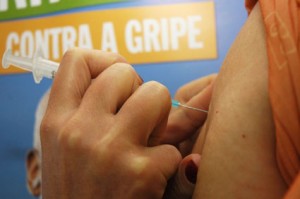 Vacina No próximo dia 25 (segunda-feira), será iniciada mais uma campanha contra influenza (gripe), incluindo a H1N1