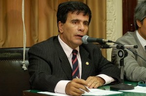 Wagner Montes De acordo com Wagner Montes, a regra inviabilizará a existência de alguns matadouros clandestinos