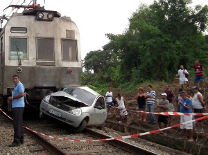 Acidente Uma mulher e um bebê que estavam no carro tiveram ferimentos leves e foram levados a um hospital - Foto: Ivaldo Anastácio/Futura Press