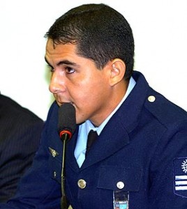 Lucivando Tibúrcio de Alencar Lucivando Tibúrcio de Alencar afirmou por diversas vezes que existem problemas no sistema de tráfego aéreo do Brasil. Segundo o controlador, há complicações em diversos equipamentos e programas usados por eles