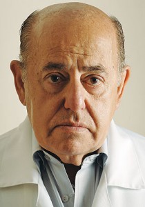 Lídio Toledo Morre Lídio Toledo, que foi médico da seleção brasileiras por várias vezes