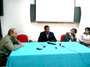 Prefeito Fernando Paulada Prefeito Fernando Paulada com o secretário de Administração Elias Meiber, da procuradora Camila e subprocuradora Adenilzae