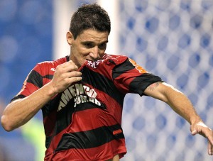 Thiago Neves Thiago Neves marcou um dos quatro gols na estreia do Flamengo no Brasileirão