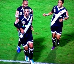 Vasco Diego Souza fez o gol da festa vascaína na Ressacada