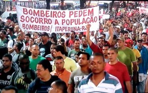 Bombeiros em Manifestação Bombeiros em manifestação no Rio de Janeiro - Foto: MVR Sistema de Comunicação" title="Bombeiros em manifestação no Rio de Janeiro - Foto: MVR Sistema de Comunicação