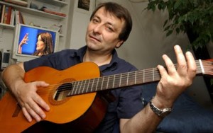 Battisti Livre O Conselho Nacional de Imigração concedeu a autorização de permanência ao ex-terrorista italiano Cesare Battisti