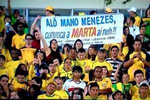 Brasil holanda 03 Torcida vaiou a seleção... cantou olé para Holanda e ainda pediu Marta na equipe...