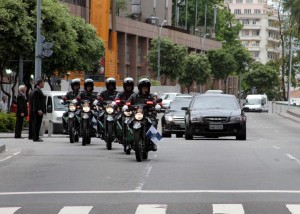 Comitiva de Cabral Nem comitiva de Cabral escapa de bandidos no Rio de Janeiro