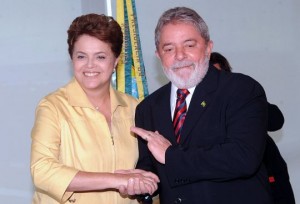 Dilma e Lula Dilma nomeia Lula para representar o Brasil