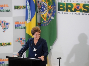 Dilma Dilma diz que pobreza nunca foi olhada como deveria no Brasil