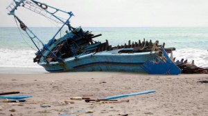 Embarcação Líbia Uma das embarcações líbias nas quais refugiados tentam chegar até à Europa