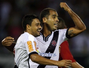 Felipe marcou o gol da vitória do Vasco contra o Atlético-GO Felipe marcou o gol da vitória do Vasco contra o Atlético-GO