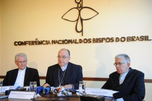 Igreja contra o Novo Código Florestal O secretário-geral da CNBB, dom Leonardo Ulrich Steiner, o presidente da CNBB, dom Raymundo Damasceno, e o vice-presidente da CNBB, dom José Belisário da Silva, dão entrevista coletiva sobre o Código Florestal
