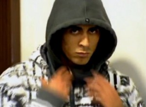 PC São Paulo O delegado divisionário do DHPP, Maurício Guimarães Soares, do DHPP disse que, o jovem I.G.S de 22 anos, confessou o crime e que estava acompanhado de outro rapaz, cuja identidade não foi revelada.