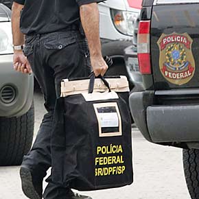 Polícia Federal PF apreendeu mercadorias, veículos e documentos