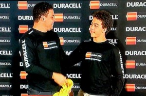 Ronaldo 02 Ronaldo recebeu das mãos do filho Ronald a camisa que vai jogar nesta terça-feira