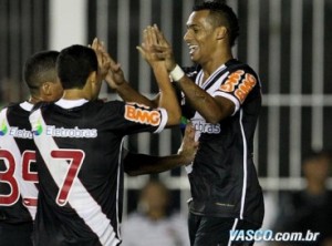Vasco Vasco cede ao empate no final do jogo em São Januário