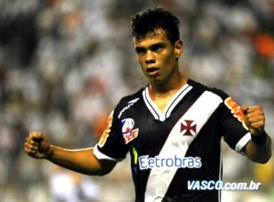 Vasco Bernardo marca mais um para o Vasco no Brasileirão