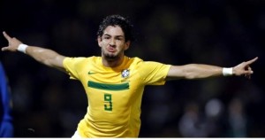Brasil goleia o Equador e fica em primeiro no seu grupo Brasil goleia o Equador e fica em primeiro no seu grupo