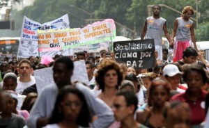 Manifestação lembra os 18 anos da Chacina da Candelária no Rio de Janeiro Manifestação lembra os 18 anos da Chacina da Candelária no Rio de Janeiro