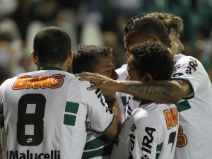 Fluminense perde para o Coritiba no Couto Pereira Fluminense perde para o Coritiba no Couto Pereira