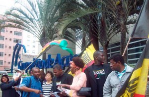 Entidade do movimento negro protesta em frente ao Grupo Pão de Açúcar contra discriminação racial Entidade do movimento negro protesta em frente ao Grupo Pão de Açúcar contra discriminação racial