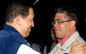 Antes de viajar a Cuba para tratamento, Chávez delega funções a vice Antes de viajar a Cuba para tratamento, Chávez delega funções a vice
