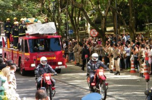 O corpo do ex-presidente da República Itamar Franco conduzido pelo Corpo de Bombeiros e demais militares de Minas Gerais O corpo do ex-presidente da República Itamar Franco conduzido pelo Corpo de Bombeiros e demais militares de Minas Gerais
