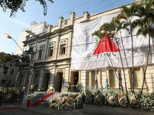 Juiz de Fora Ex-presidente Itamar Franco está sendo velado na Câmara de Vereadores de Juiz de Fora-MG