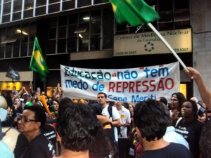 Professores em greve e secretário de Educação não chegam a um acordo no Rio Professores em greve e secretário de Educação não chegam a um acordo no Rio