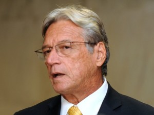 Depois de passar por cirurgia em São Paulo, governador de Alagoas passa bem Depois de passar por cirurgia em São Paulo, governador de Alagoas passa bem