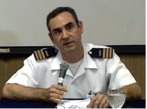 André de Lorenz, médico da Marinha, confirma mais um caso de recruta com influenza B André de Lorenz, médico da Marinha, confirma mais um caso de recruta com influenza B