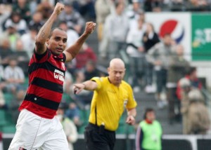 Deivid marcou os dois gols do Flamengo contra o Figueirense Deivid marcou os dois gols do Flamengo contra o Figueirense